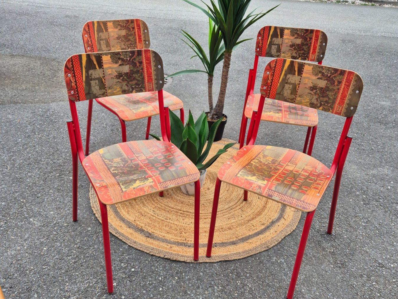Chaises: 4chaises MIHO neuves – D'occasion à Fully par tameab
