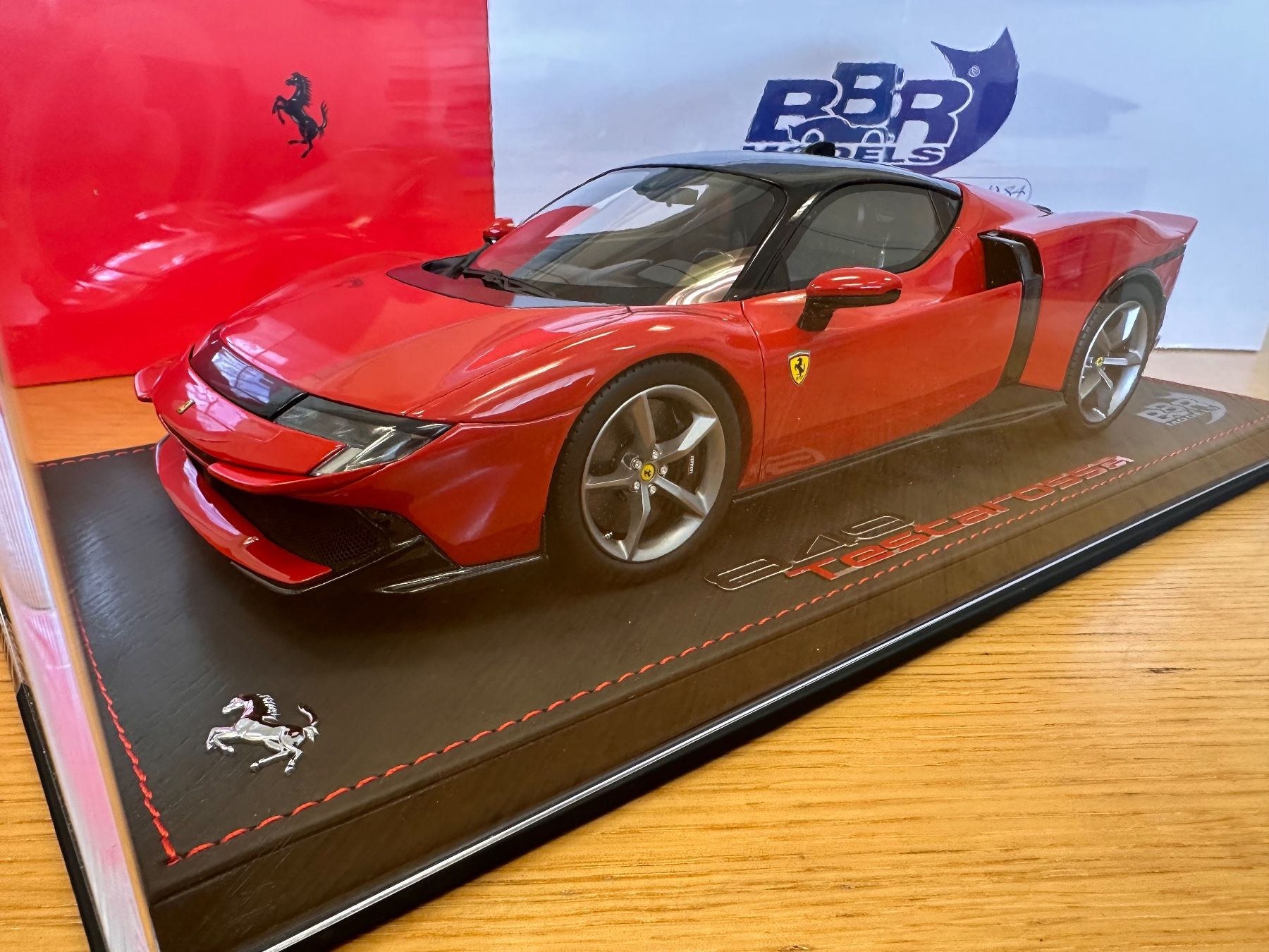 BBR Models Modellini d'auto: Ferrari  849 Testarossa rosso corsa 1/18 – Nuovo e nell'imballaggio originale da Stein AR venduto da Krabbe2