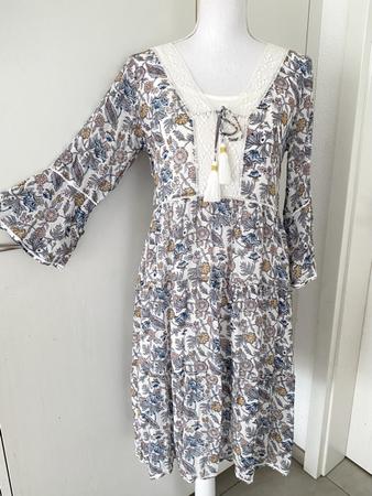 Wunderschönes Kleid von NILE, Gr. XS. Neu. Viskose. Midi
