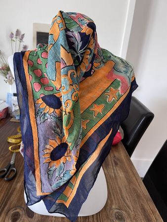 Foulard Chris Arnold imprimé bleu vert orangé 100% soie 