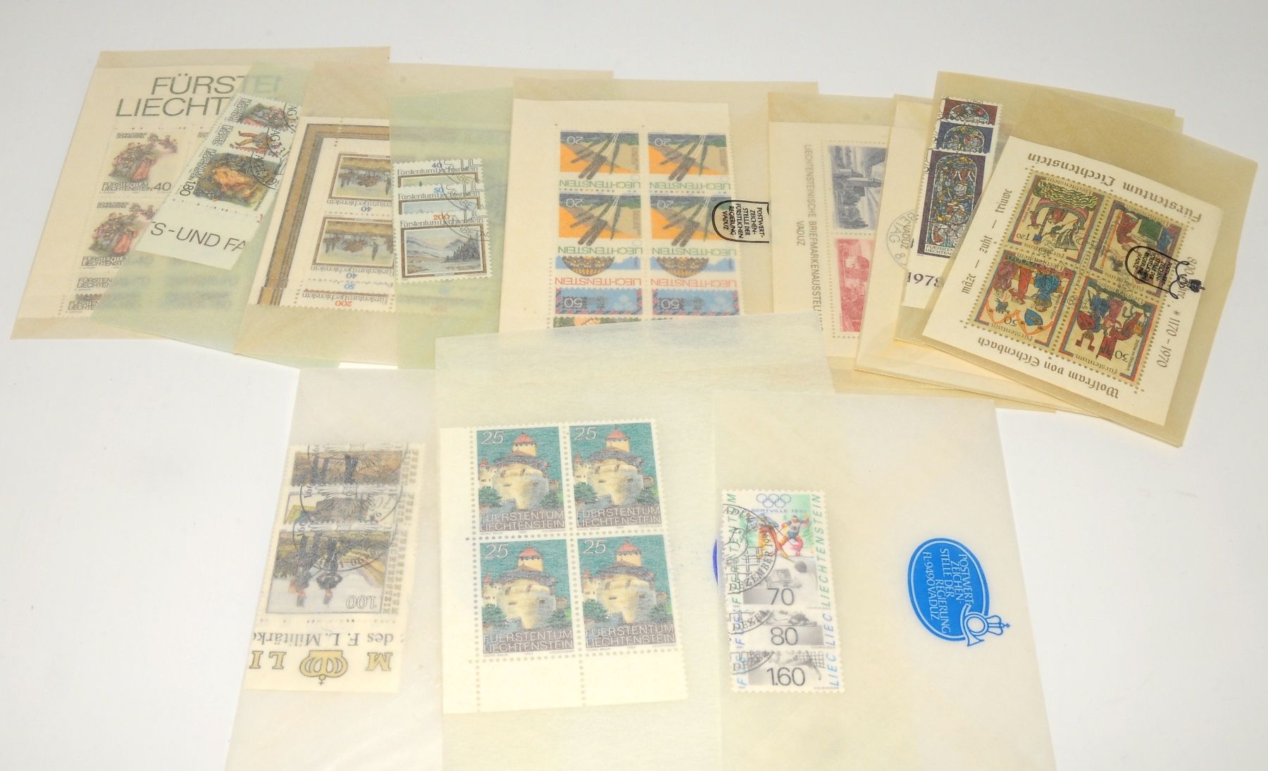Tutti i francobolli: Grosse Briefmarkensammlung "Fürstentum Lichtenstein" – Usato da Bern venduto da Olynon 5