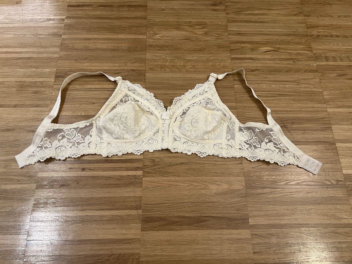 Altra biancheria intima: Beige Bra – Nuovo (secondo la descrizione) da Adliswil venduto da Marjin