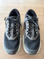 ON Turnschuhe Gr 43