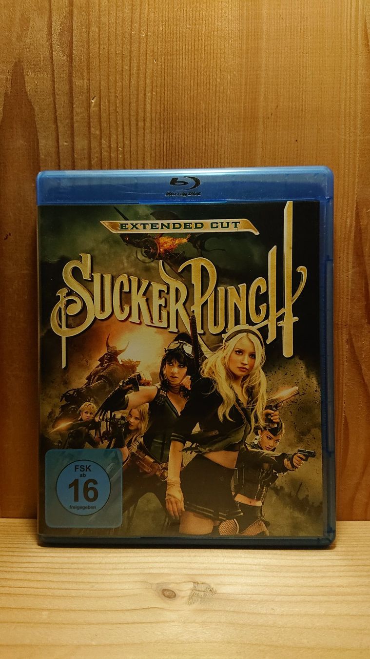Tutti i DVDs: SUCKER PUNCH Blu-Ray Extended Cut – Usato da Wilderswil venduto da Exebub