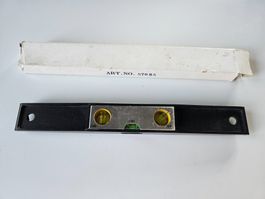 Niveau à bulle 23 cm vintage noir, neuf, dans son emballage