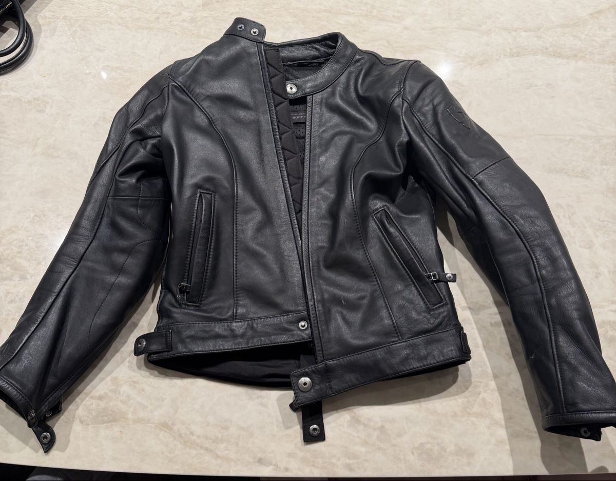 Giacche: Motorrad Lederjacke Damen - Gr. S – Usato da Zürich venduto da rotweristes