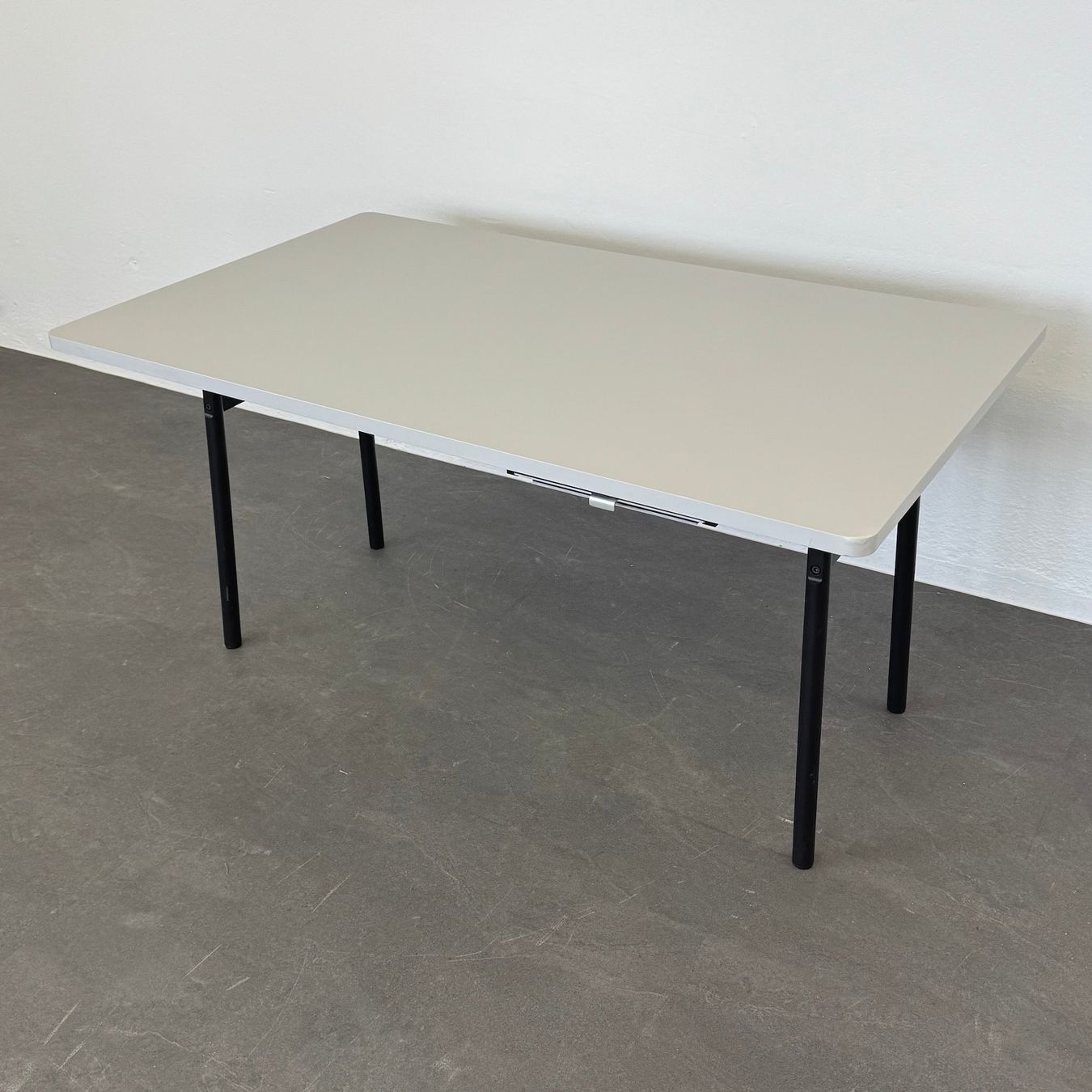 Software: Office Line SmallFour Sitzungstisch – Usato da Schönenwerd venduto da mcofficeshop 2
