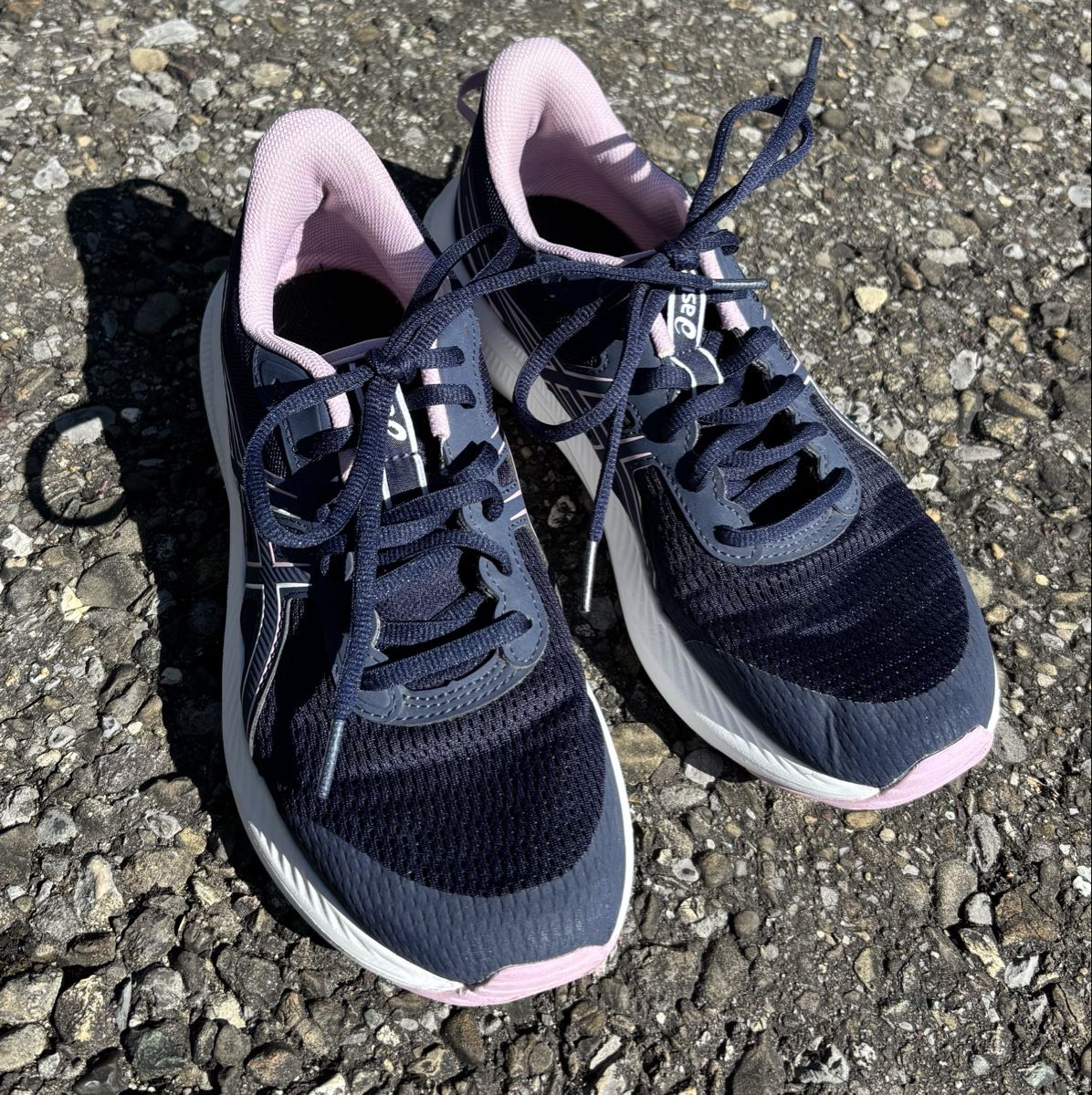 Asics Damenschuhe: Asics kaum gebraucht  – Gebraucht aus Hedingen von evaevaeva 3