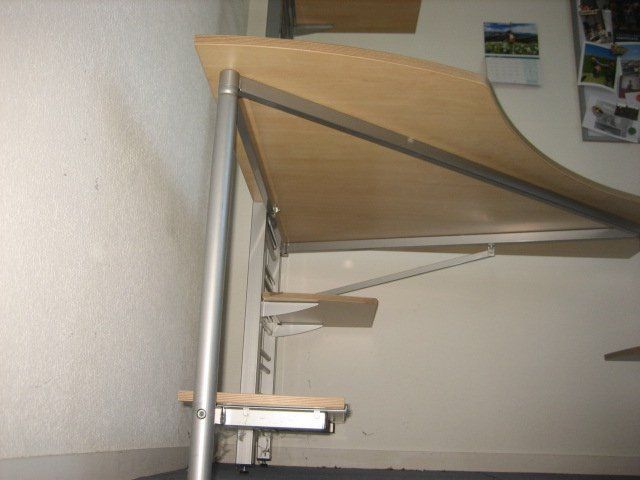 Scrivanie: Eckschreibtisch mit Regal – Usato da Winterthur venduto da pf02 5