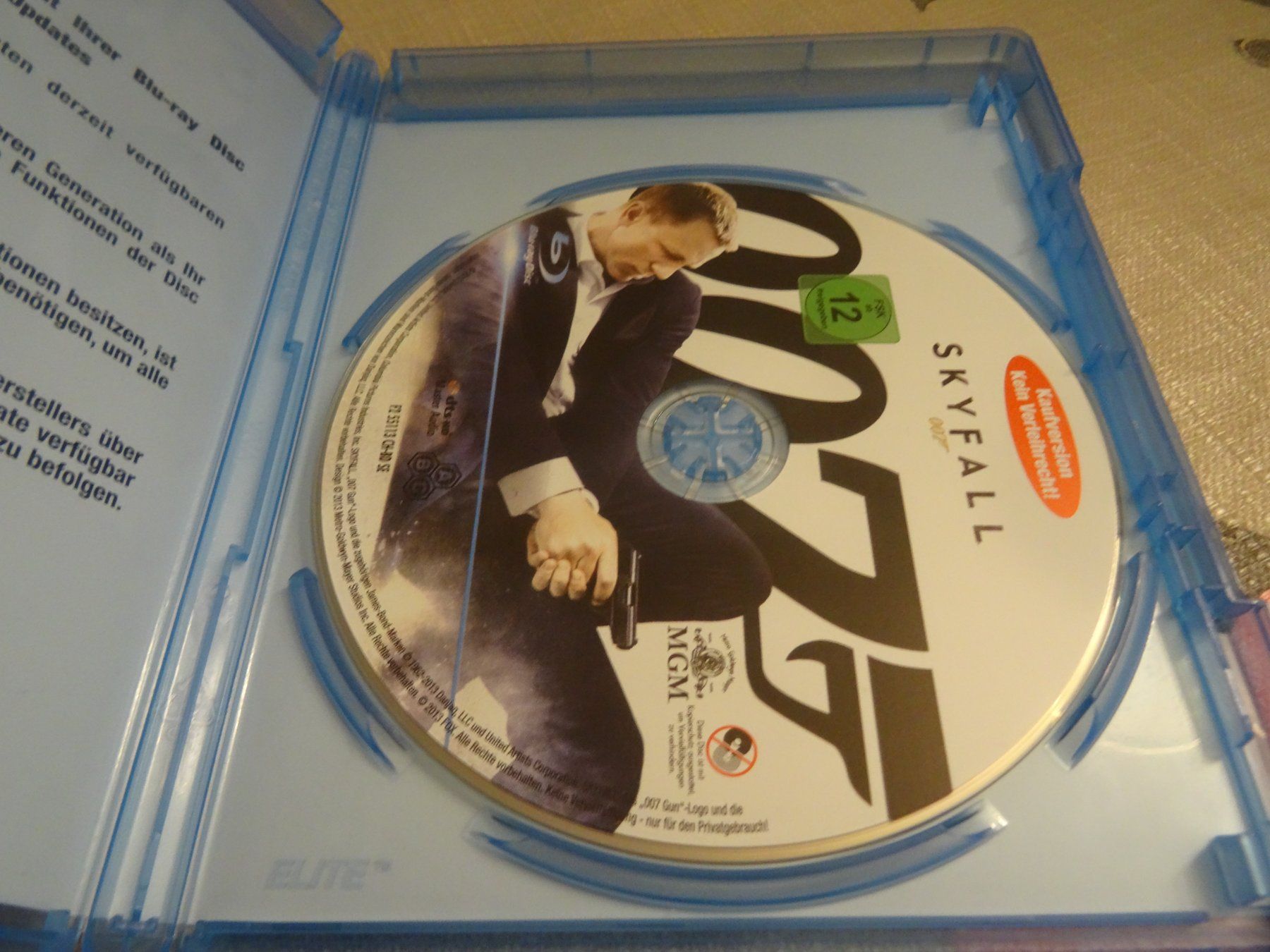 Tutti i DVDs: James Bond 007 - Skyfall - Blu-Ray – Usato da Olten venduto da Disc-Verkauf 1