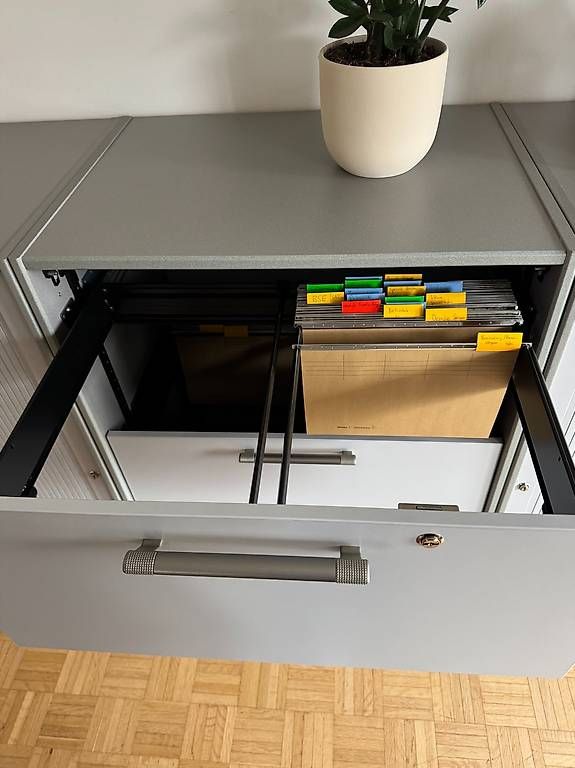 Schränke: Grauer Schrank zu verschenken – Gebraucht aus Thun von ARBEITSMED. 1