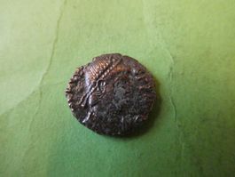 uralte Bronzemünze    17 mm     2.51 g