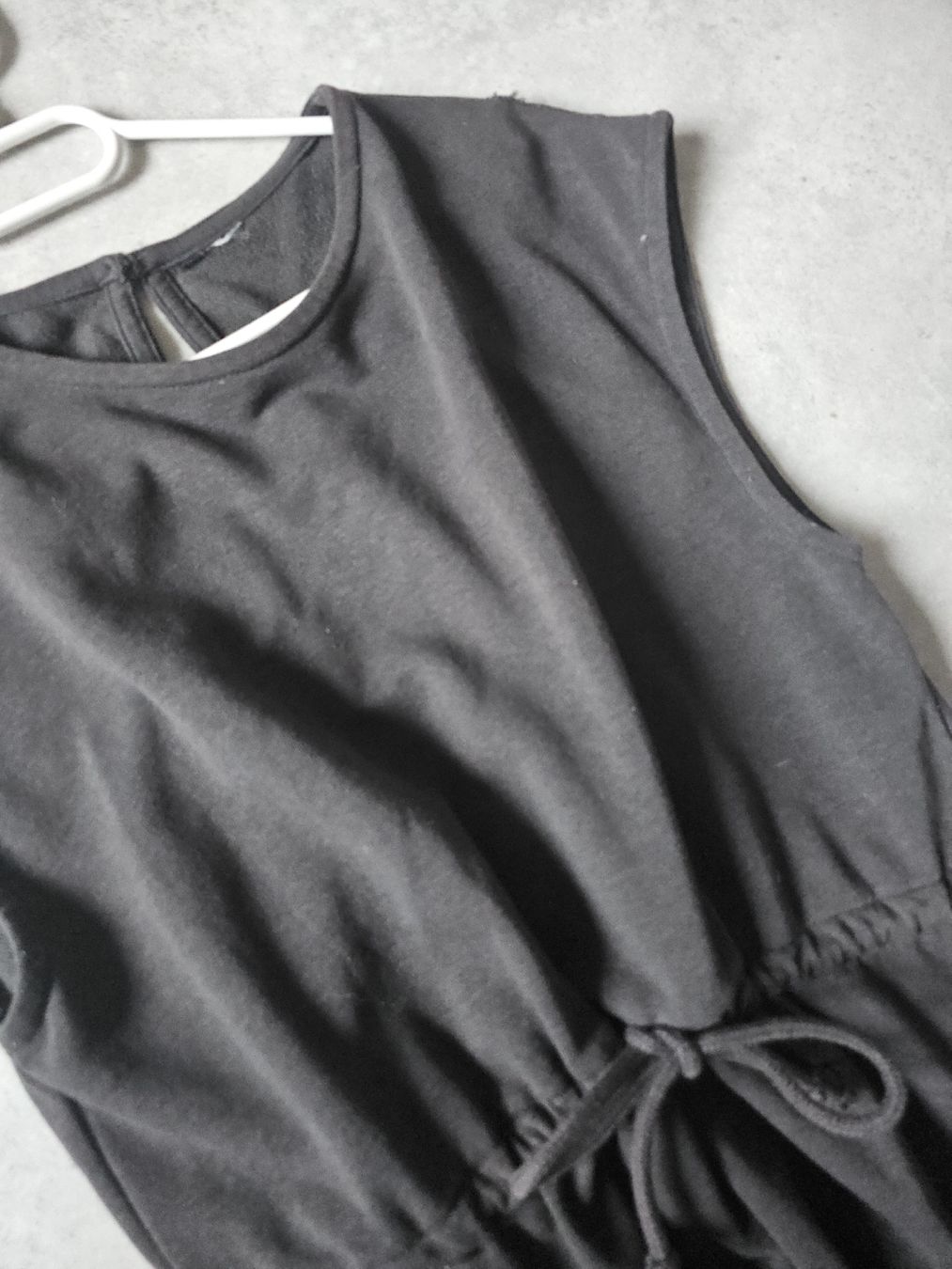 H&M Tute: Combinaison d'été noire Taille M – Usato da Sornetan venduto da T.a333 2