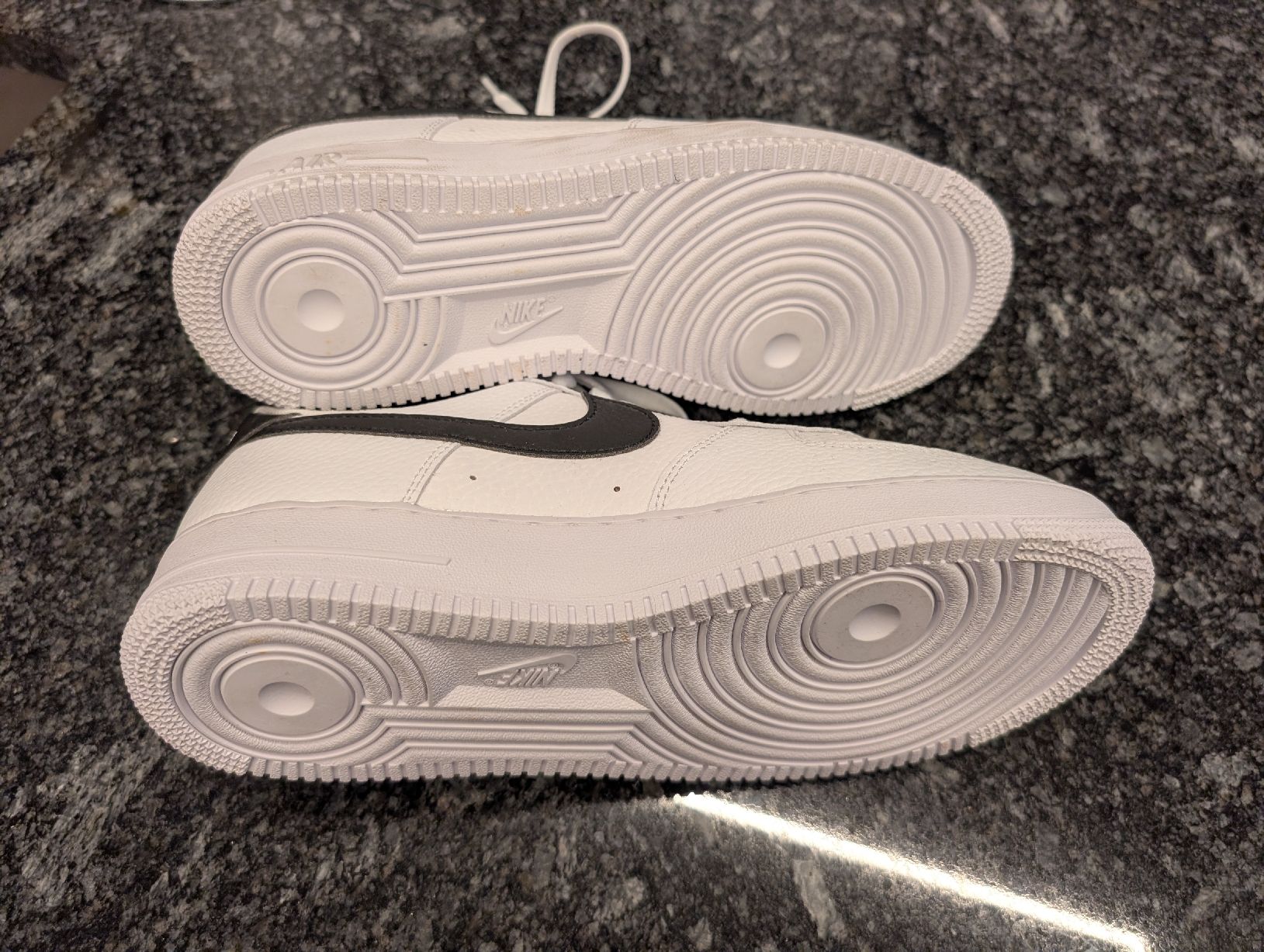 Nike Scarpe da uomo: Nike Air Force 1 Gr. 43 NEU – Nuovo (secondo la descrizione) da Braunau venduto da domiV6 2