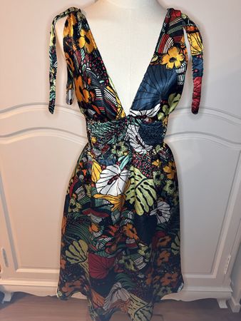 Sommerkleid sexy tiefgeschnitten