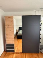 Schwebetürenschrank