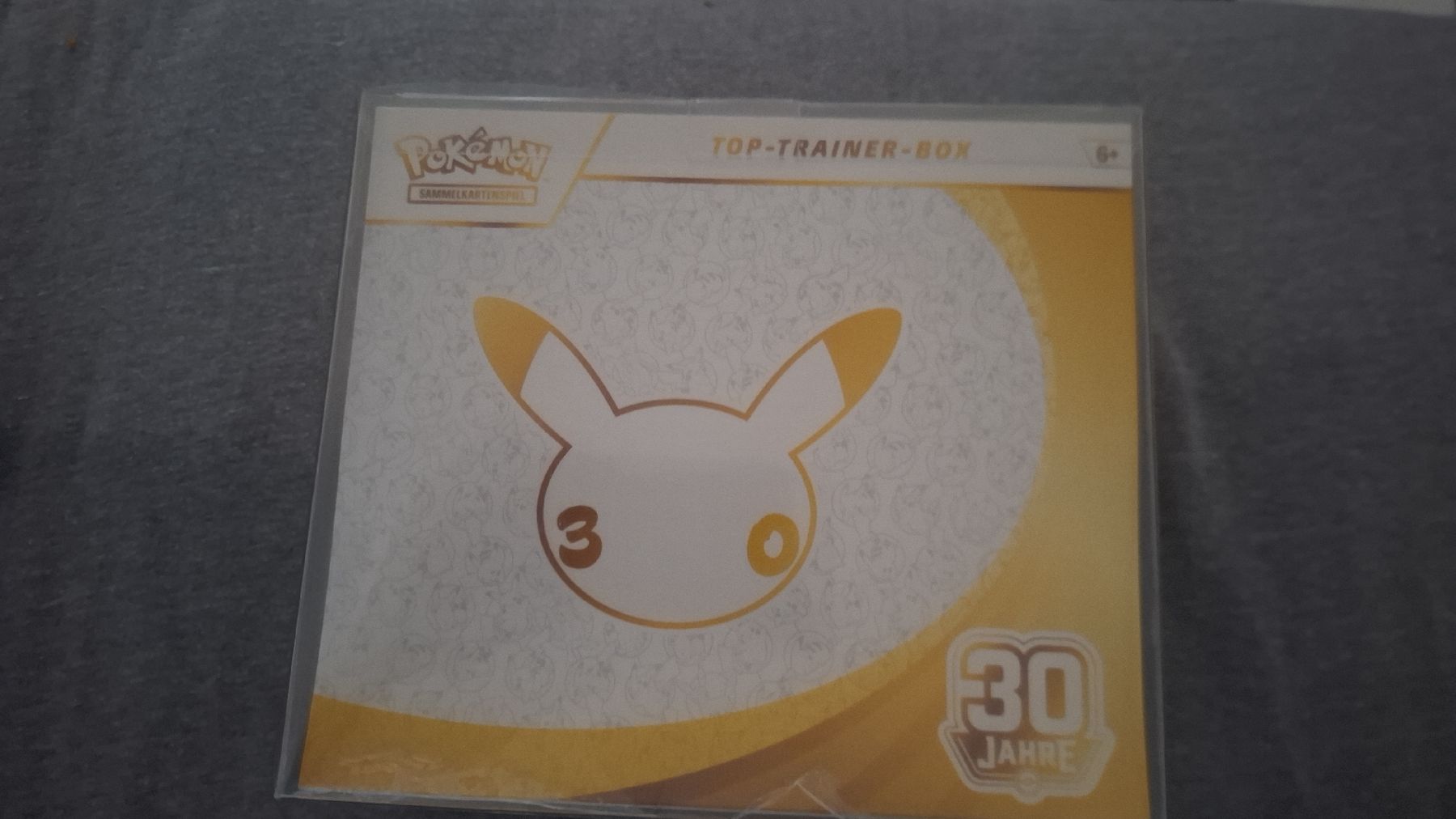 Pokémon Carte collezionabili: Pokemon 30th Top-Trainer Box DE – Nuovo (secondo la descrizione) da Wangen b. Olten venduto da mic_92qh