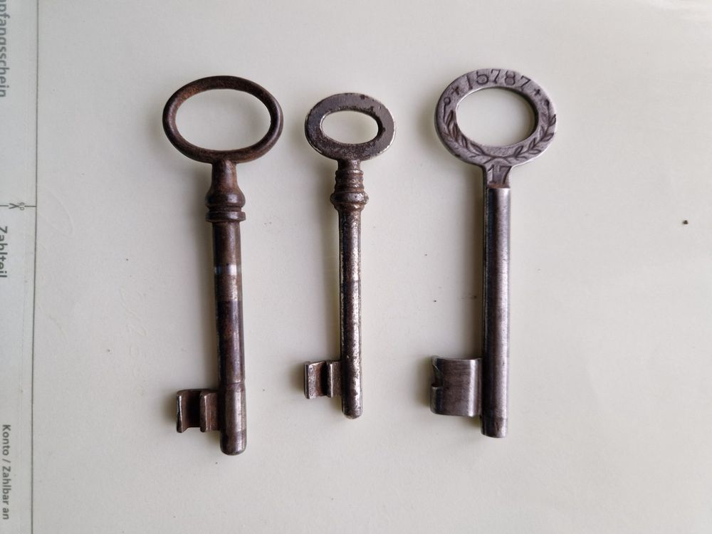 Drei alte Schlüssel