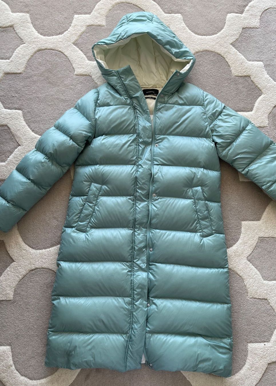 Giacche: Wunderschöne Daunenjacke perfekt für Winter oder Herbst – Usato da Winkel venduto da Luxtime 2