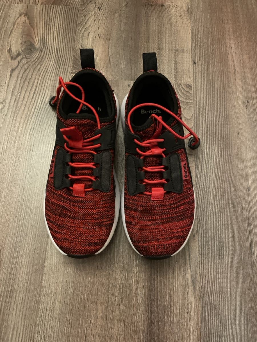 Scarpe per ragazzi: Hallenschuhe 34 – Nuovo (secondo la descrizione) da Nänikon venduto da broug