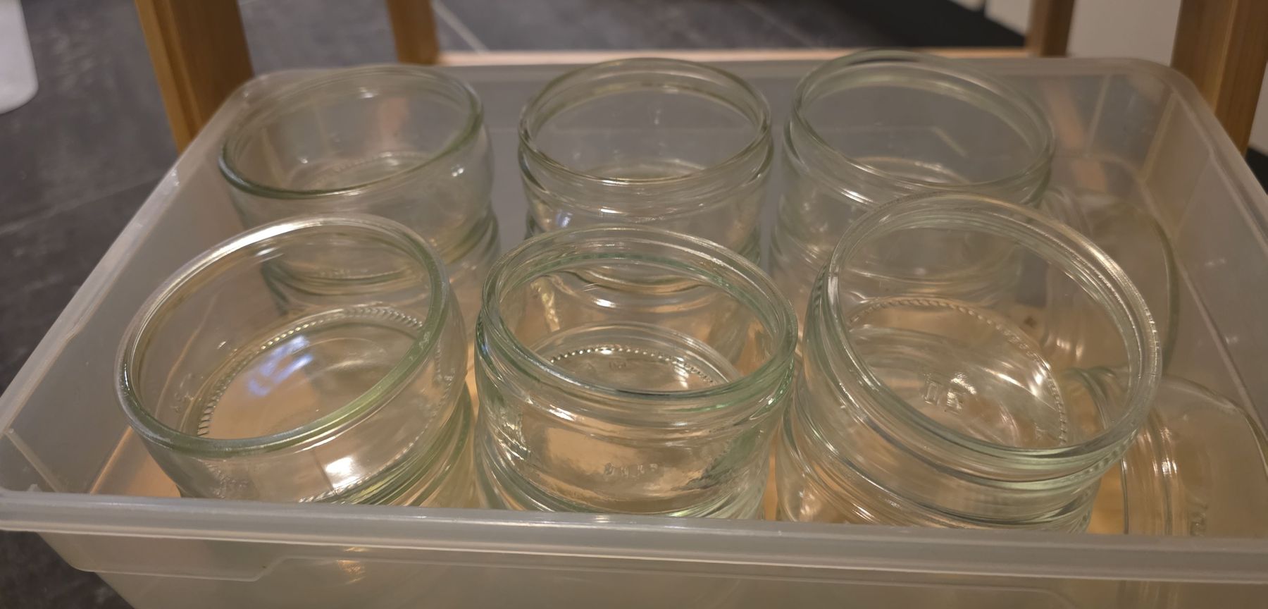 Verres: Used Glass Jars with Plastic Container – D'occasion à Muri b. Bern par wan_h55r 1