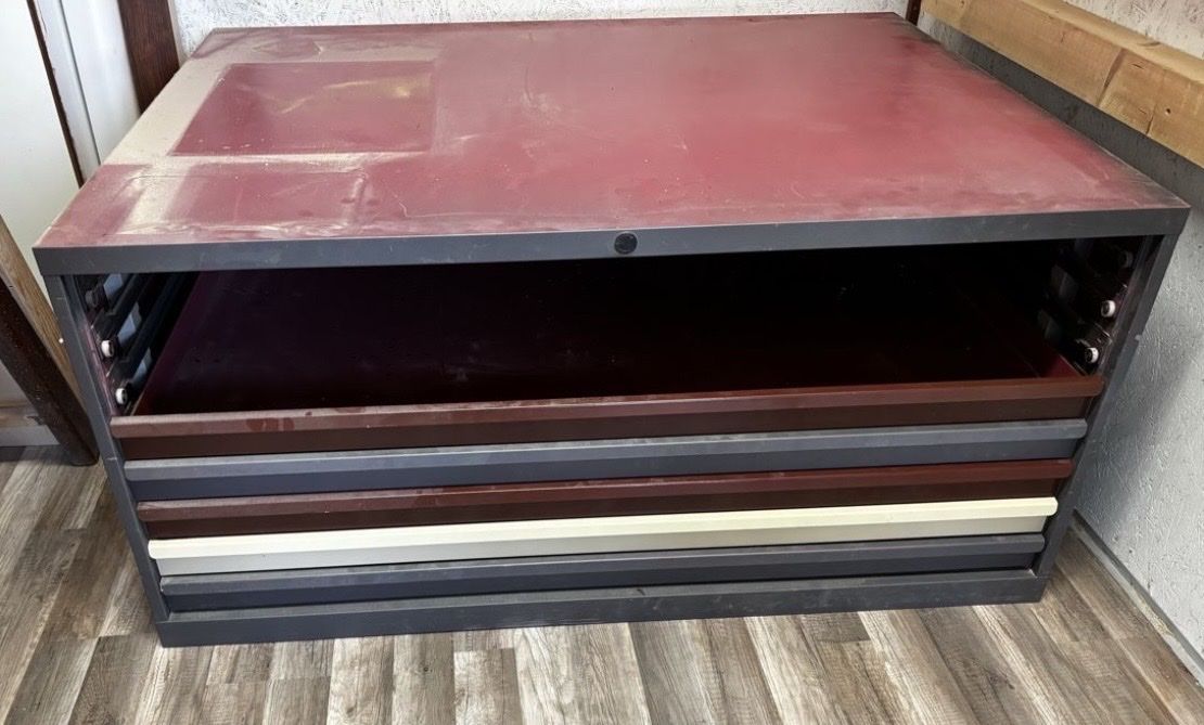 Armadi: Layette/ armoire a 7 tiroirs  – Usato da Les Emibois venduto da ines7ferreira