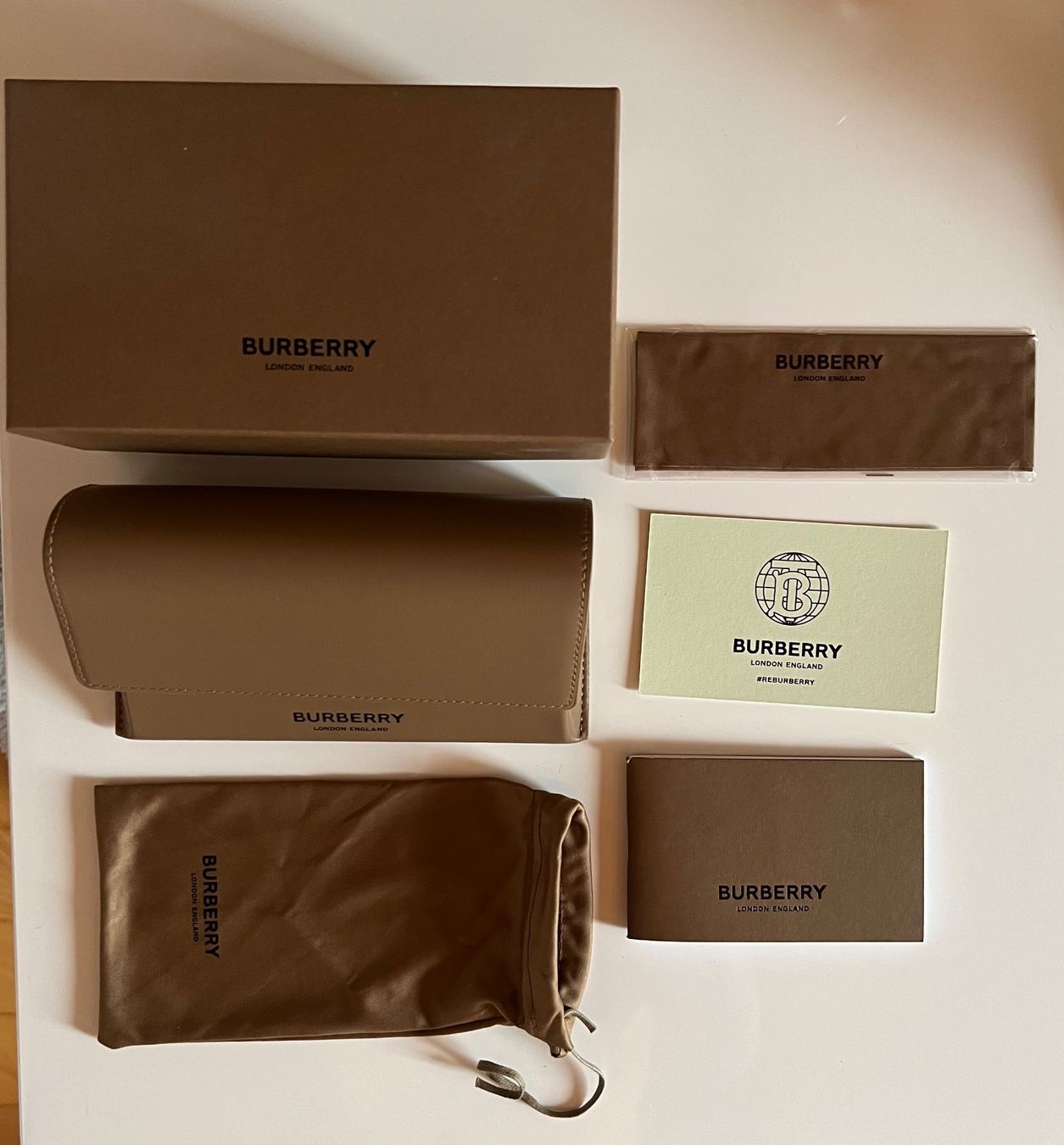 Burberry Occhiali & Lenti: Sonnenbrille Burberry Kitty – Nuovo e nell'imballaggio originale da Balgach venduto da nic_9trg 3