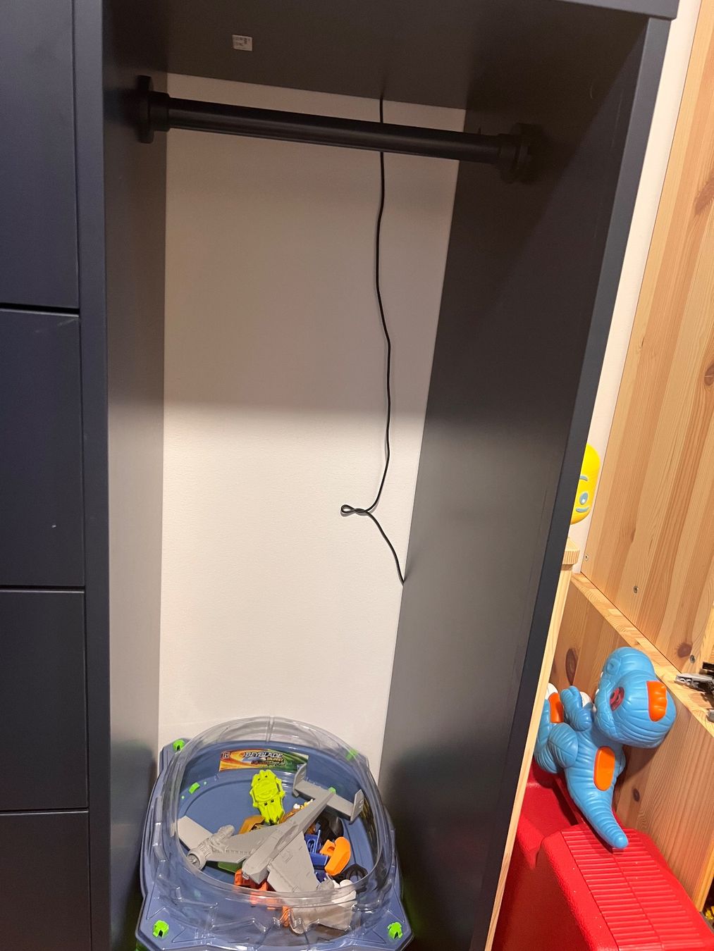 Commodes: Kommode mit 5 Schubladen dunkelgrau gebraucht – D'occasion à Toffen par ann_l58m 1