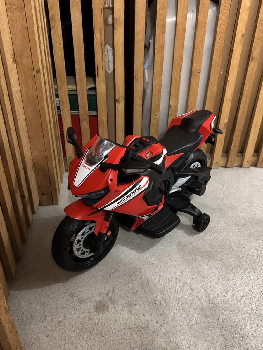 Fahrzeuge für Kinder: Honda CBR Kinder Elektro Motorrad – wie neu – Gebraucht aus Niederuzwil von Donii.Ksii 1