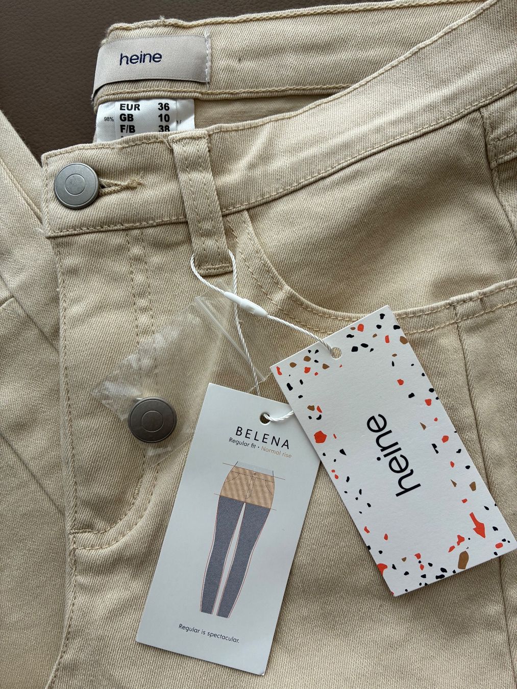 Heine Pantaloni: Neu heine Stretch Hose beige gr. 36 – Nuovo e nell'imballaggio originale da Amriswil venduto da Fisch79 2