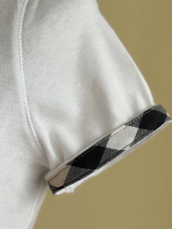 Burberry T-Shirts: Burberry Tshirt – Neu (gemäss Beschreibung) aus Rotkreuz von Mini_mela33 2