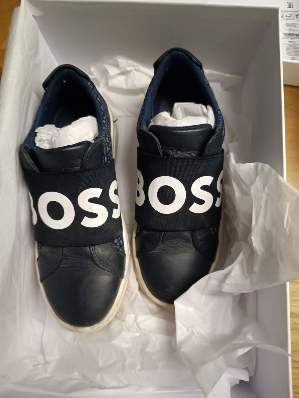 Hugo Boss Scarpe per ragazzi: BOSS Sneaker Gr. 33 – Usato da Wangs venduto da Pammy333 1
