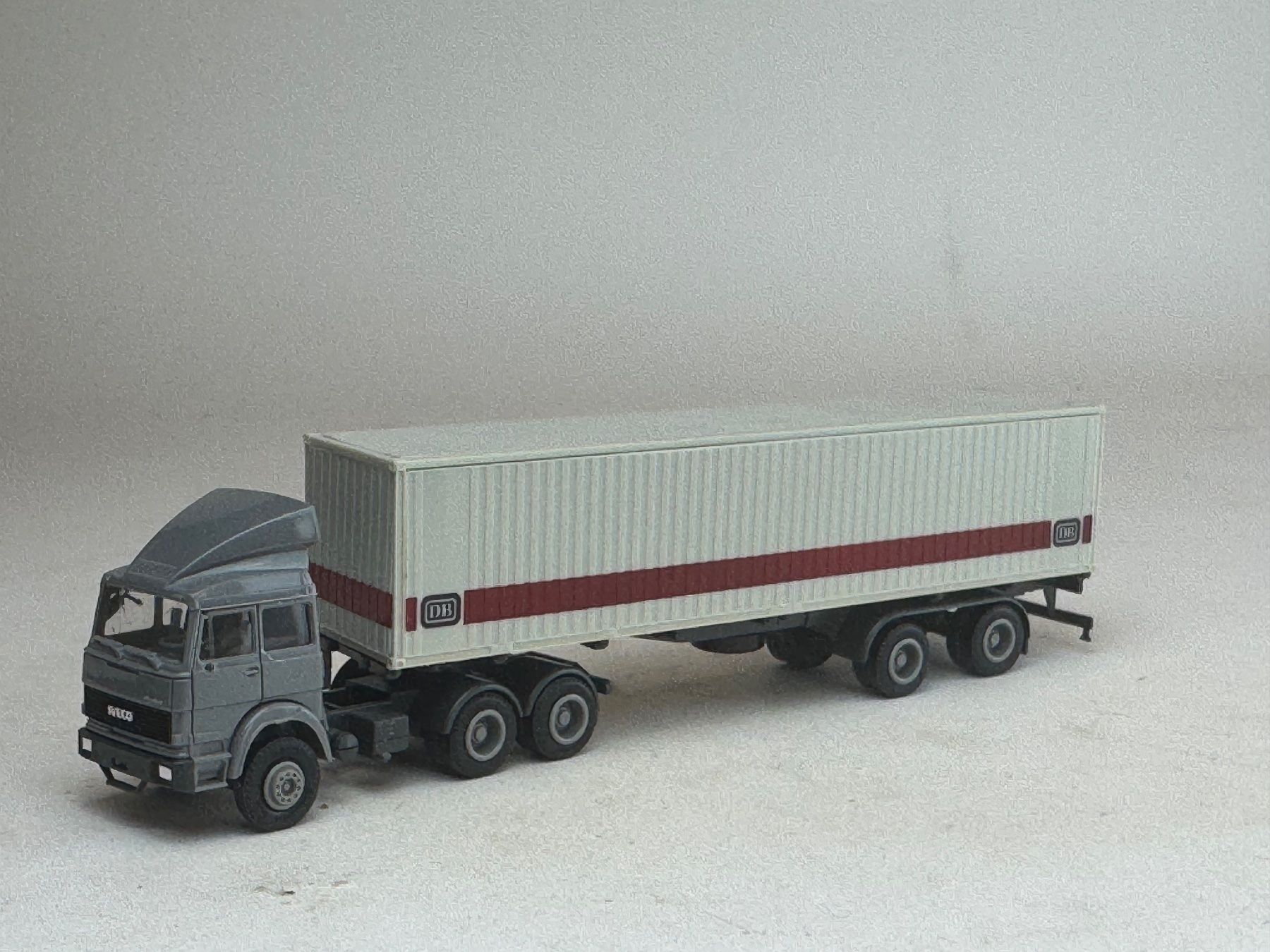 Herpa Modellautos: VE1- Herpa Iveco Container Sattelzug DB – Gebraucht aus Elm von Wikmtz