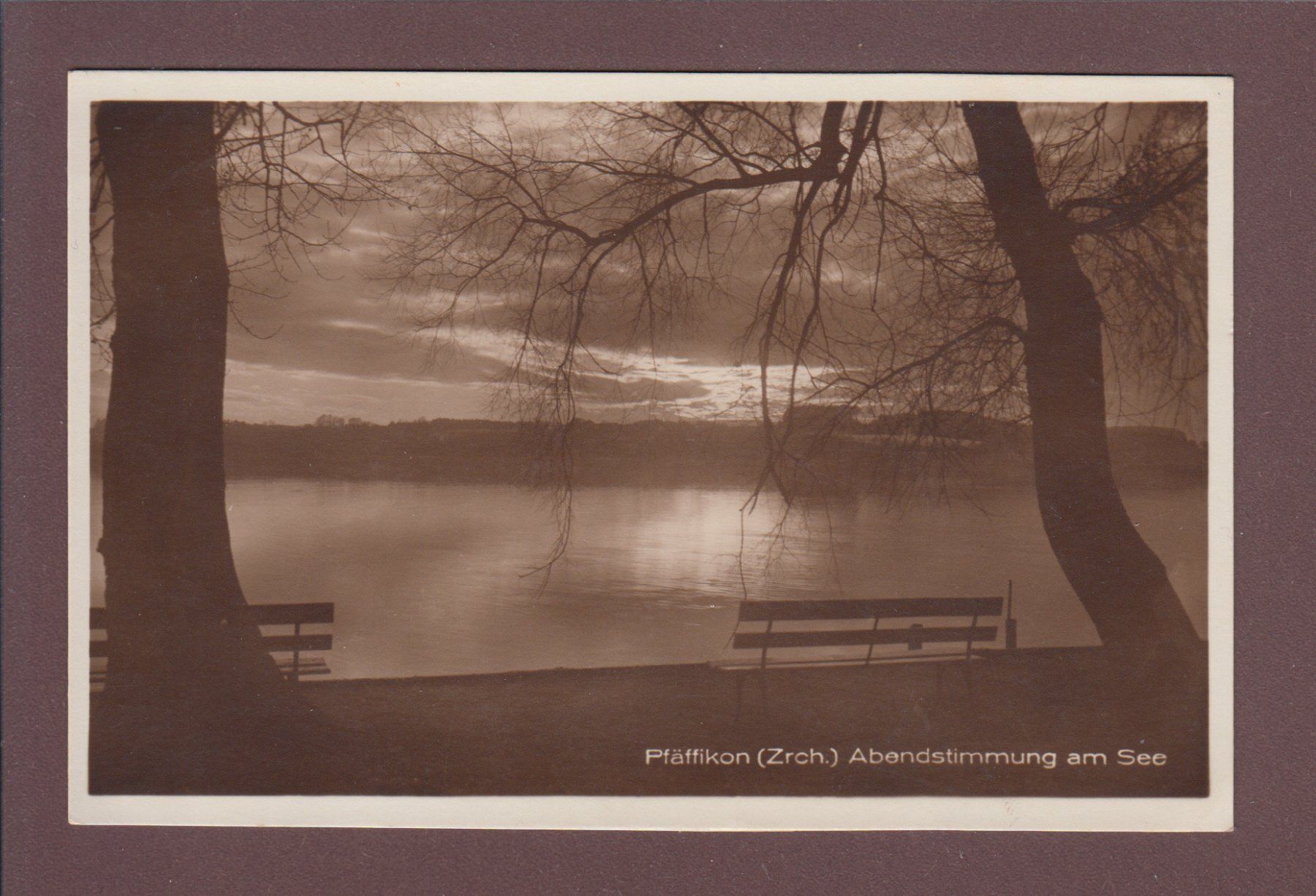 Cartoline postali: PFÄFFIKON - Abendstimmung - 1926 – Usato da Pully venduto da nicecards