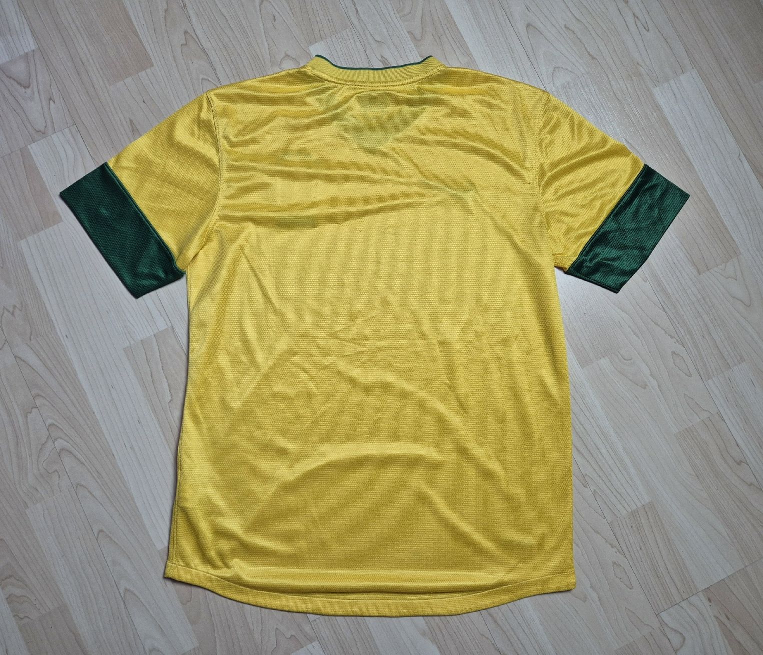 Nike Canottiere & Pantaloni: Nike 2012 Brasilien Trikot Grösse M – Usato da St. Gallen venduto da CaliSunshine 1