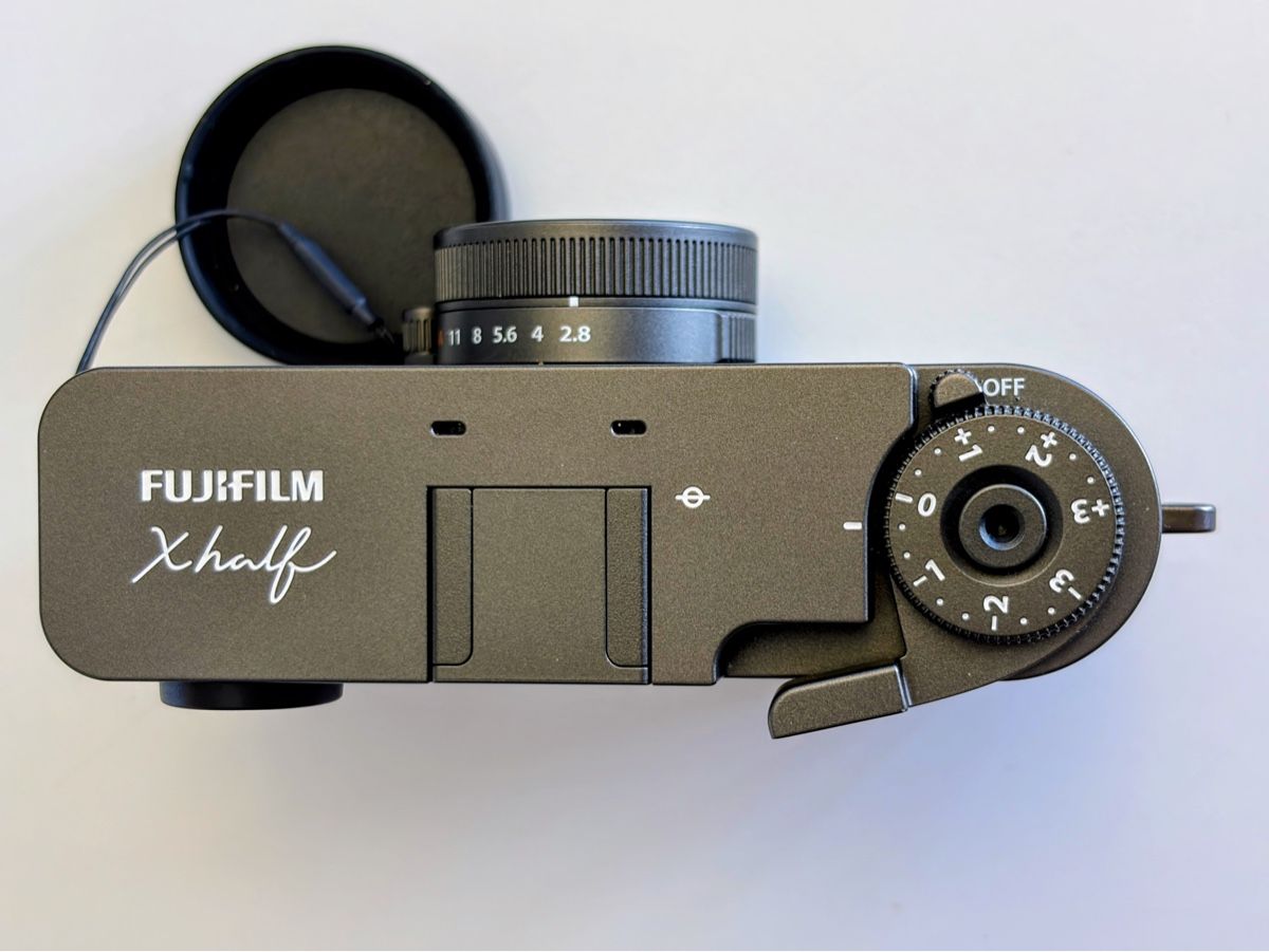 Fujifilm Fotocamera: Fujifilm X-HF1 charcoal silver – Nuovo (secondo la descrizione) da Goldach venduto da secretsir 4