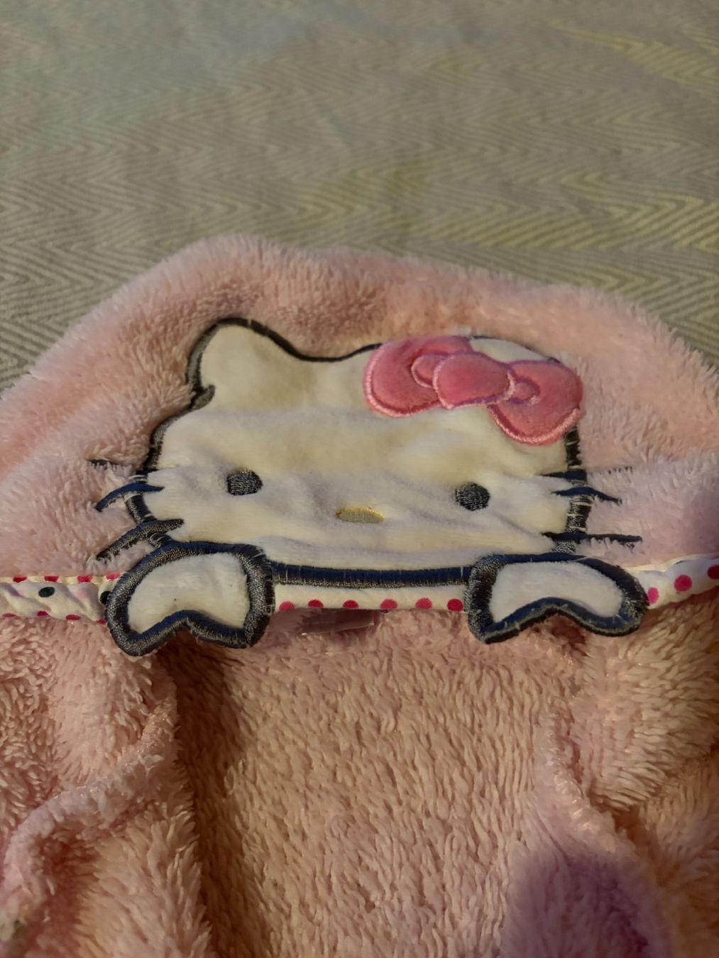 Hello Kitty Accappatoi: Hello Kitty - Kinder Bademantel - 80cm – Usato da Aarberg venduto da umearocks 2