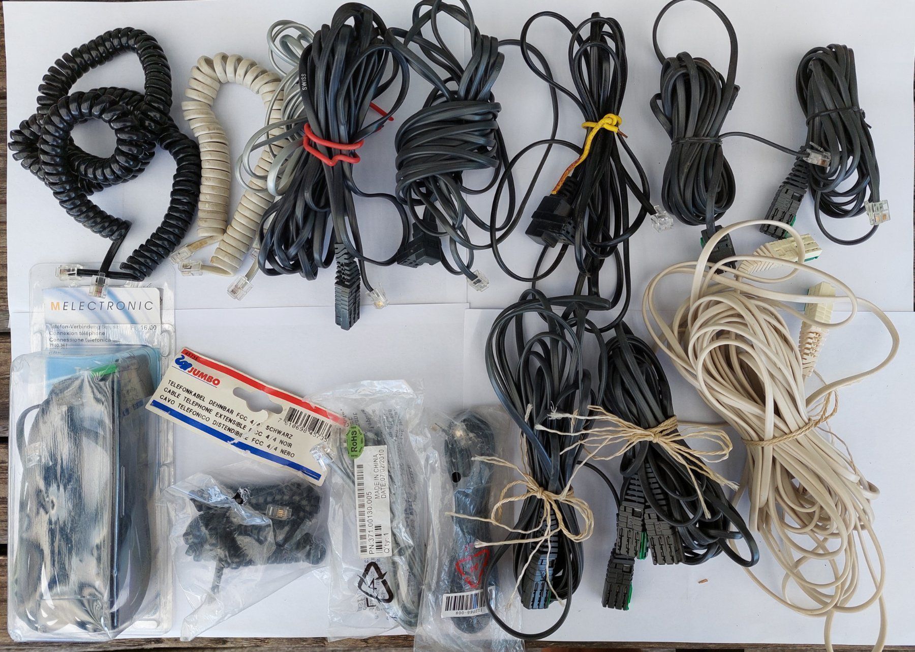 Cavi: Telefonkabel diverse Längen&Stecker – Usato da Zürich venduto da Cortin