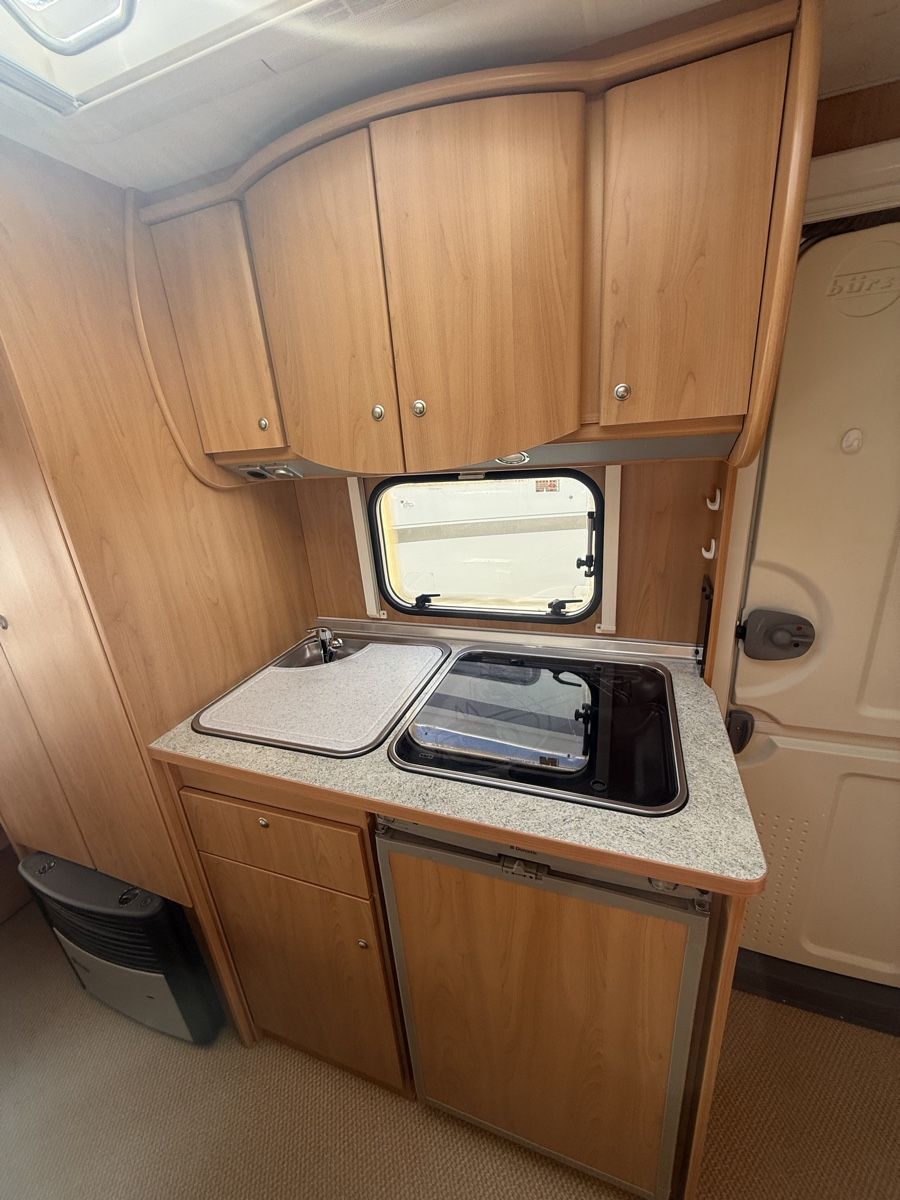 Bürstner Veicoli da campeggio: Bürstner Ventana 490 TK Wohnwagen ab MFK – Usato da Ried-Brig venduto da inf_k7jw 4
