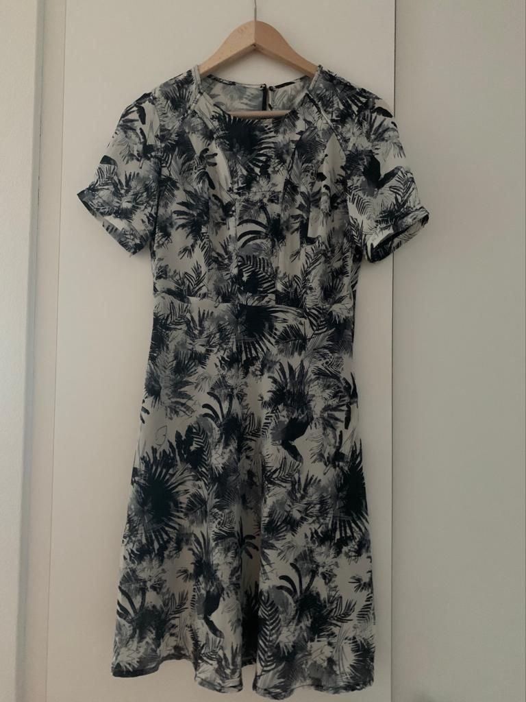 Vestiti: Sommer Kleid – Nuovo (secondo la descrizione) da Zürich venduto da kristina_korotysh