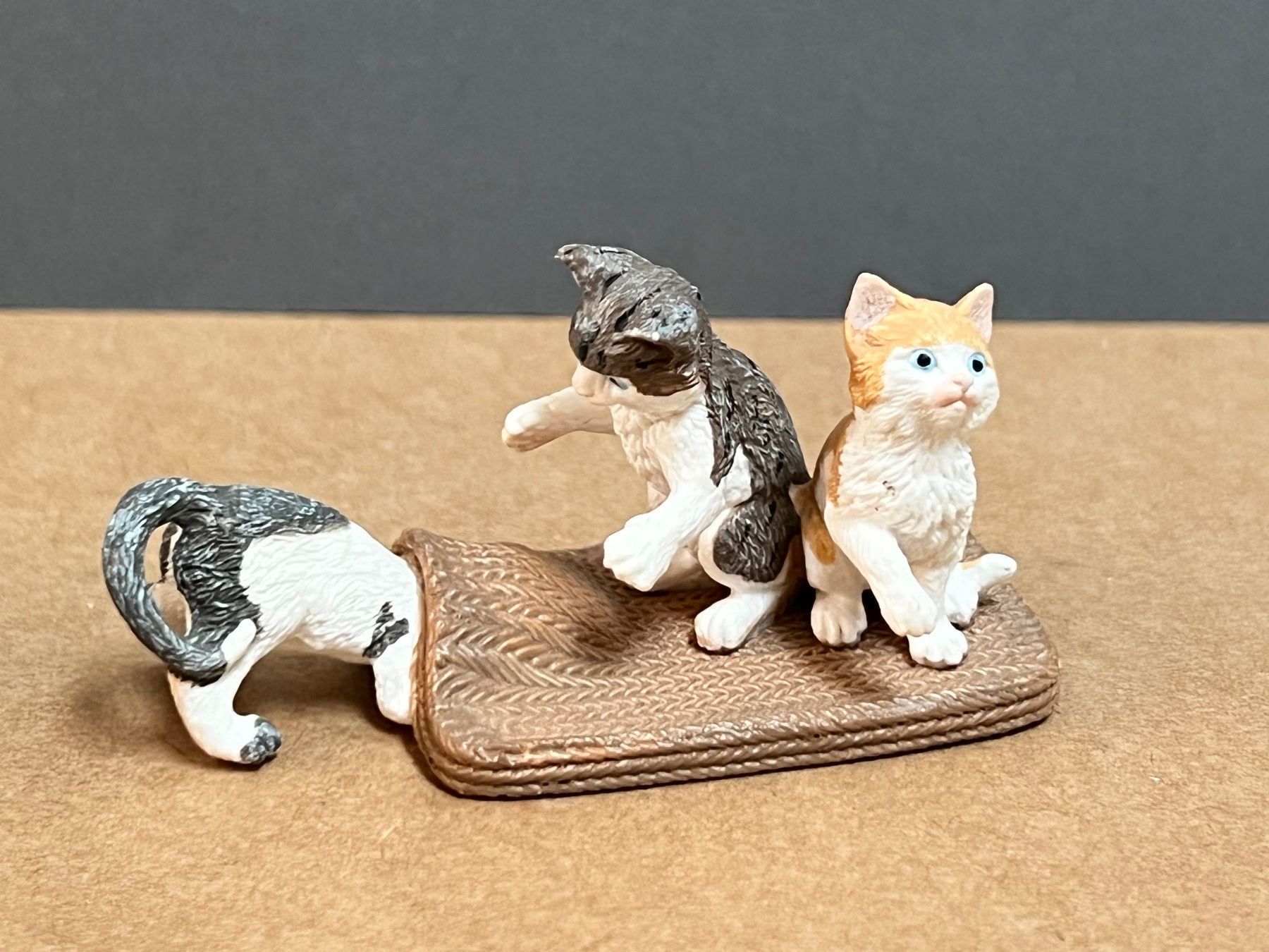 Schleich Statuette: Schleich junge Katzen Kätzchen Katze – Usato da Ennetbaden venduto da mapa05 2