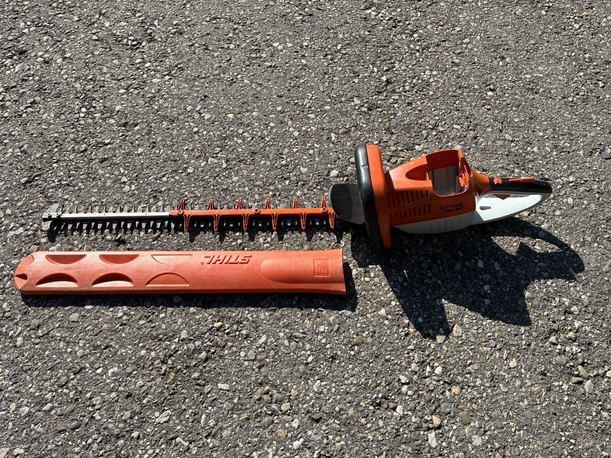 Stihl Tous les outils: Stihl Heckenschere – Défectueux à Rüderswil par Avant530