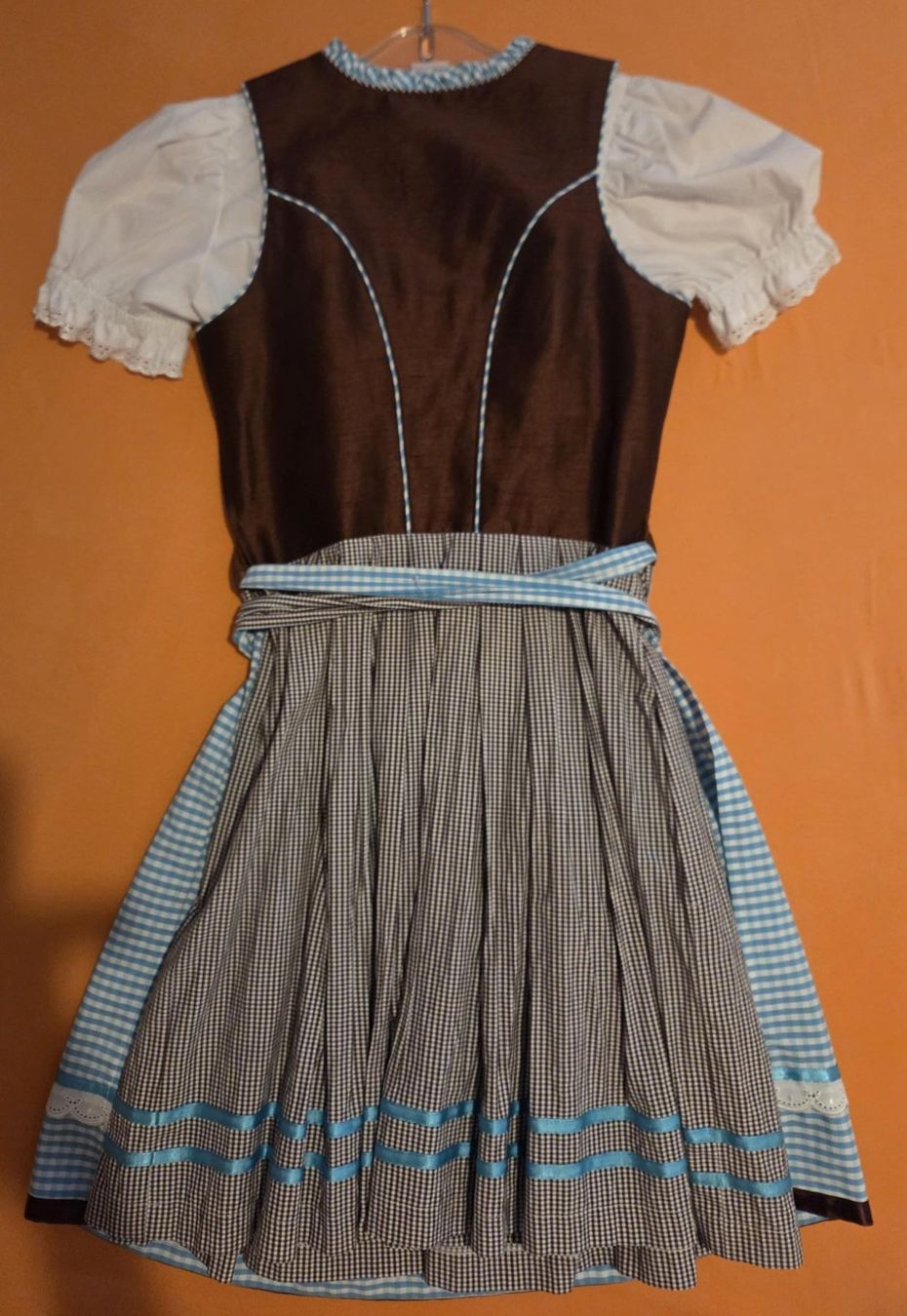 Vestiti: Dirndl – Usato da Rothrist venduto da VanaEvr 2