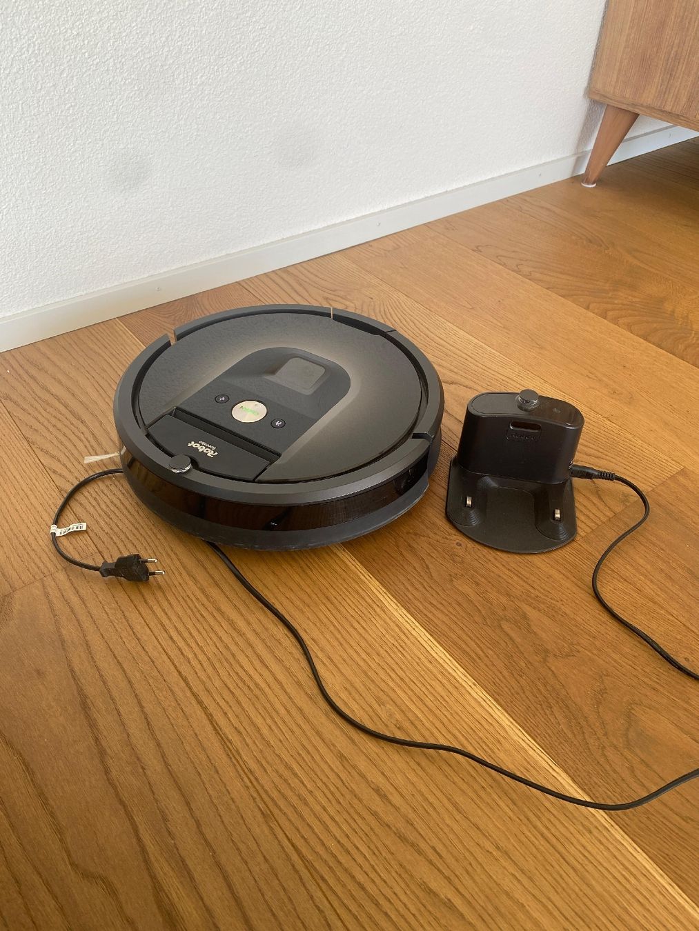Irobot Aspirapolveri & Accessori: iRobot Roomba i7 Staubsaugerroboter – Usato da Volketswil venduto da TrollanDump 1
