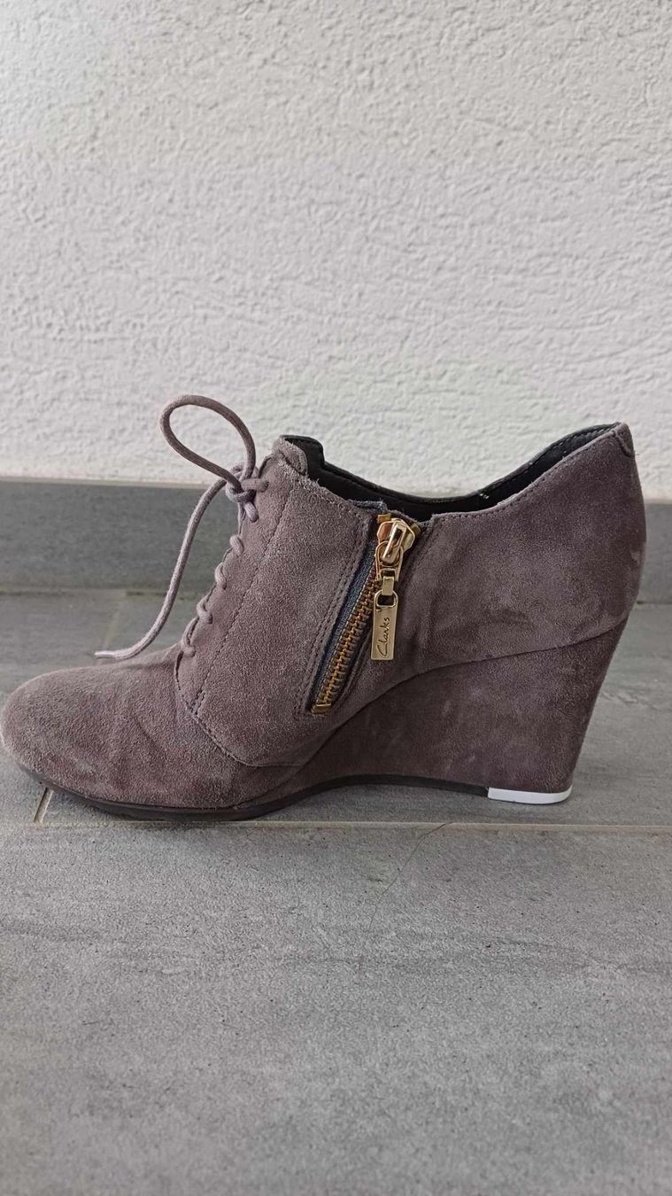 Clarks Damenschuhe: Clarks (35) – Gebraucht aus Müntschemier von Kinako 1