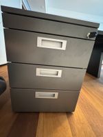 Korpus Metall grau mit drei Schubladen