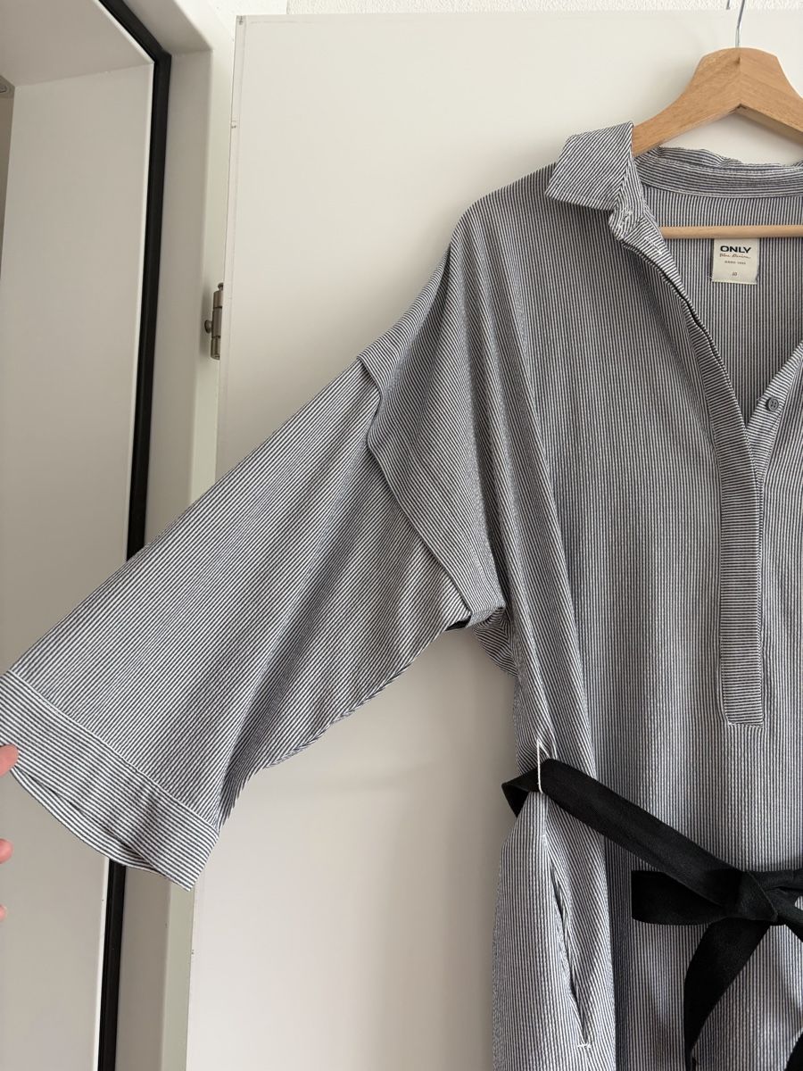 Only Vestiti: Robe chemise à rayures / Gestreiftes Hemdkleid - Only - 40 – Nuovo (secondo la descrizione) da Thalwil venduto da Salome89CH 3