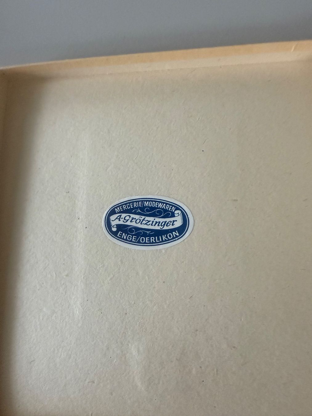 Barattoli: Antike Karton Schachtel / 17x17x2 cm – Usato da Zollikon venduto da dorean 2