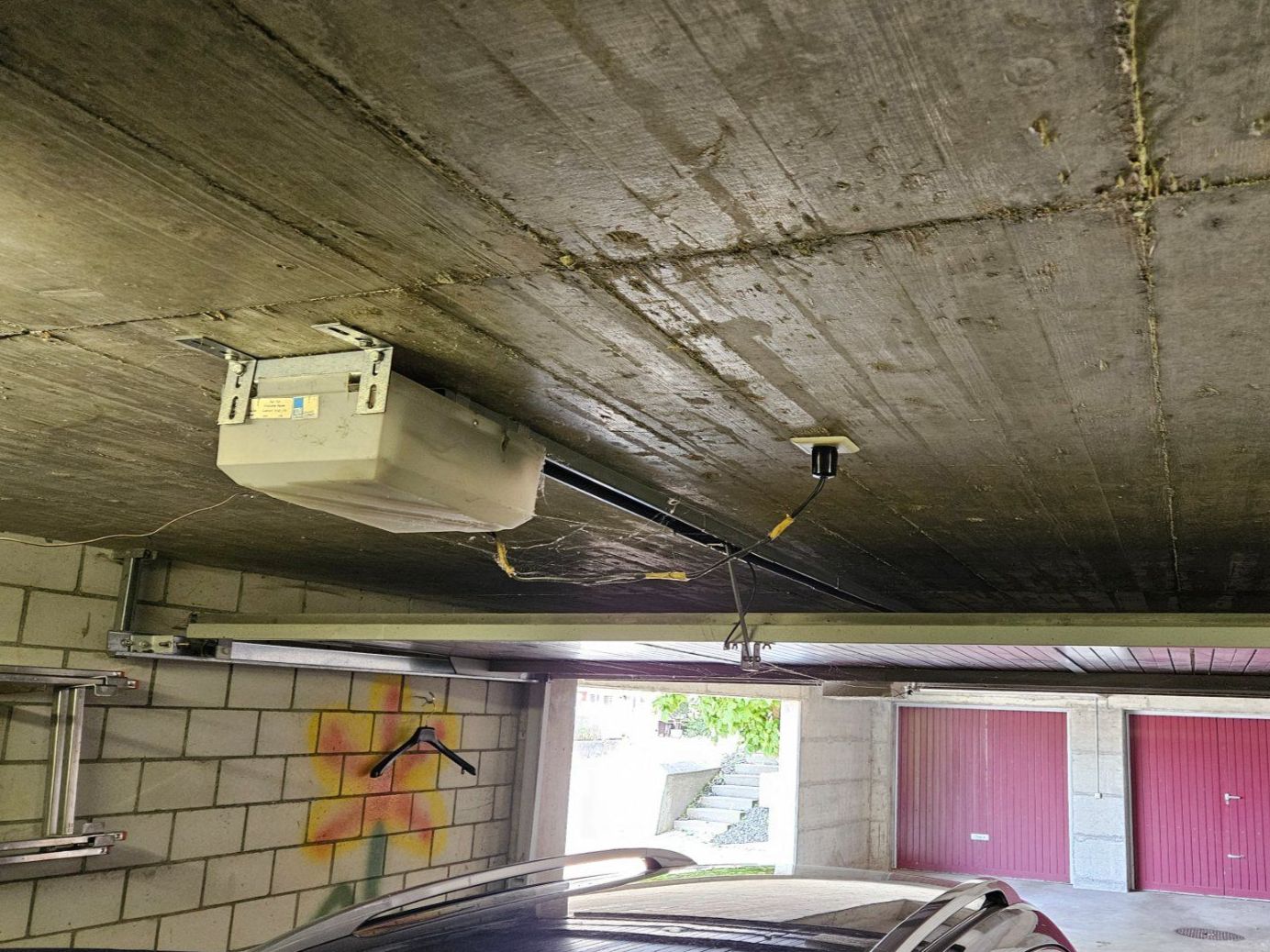 Porte: Gebrauchtes Garagentor fast zu verschenken, mit Antrieb – Usato da Flurlingen venduto da pow_x8g6 2