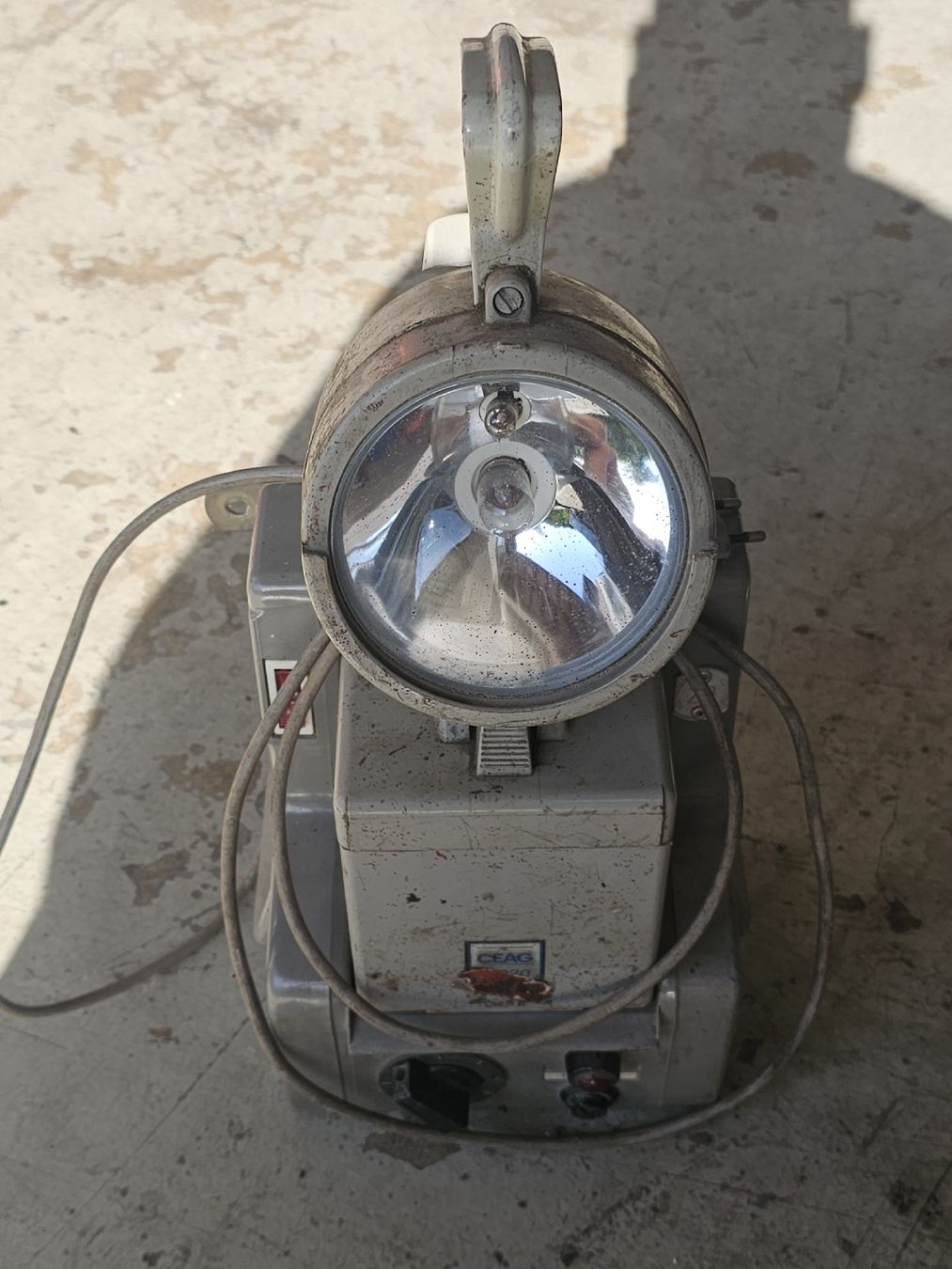 Schweizer Armee Lampen: Notstrom Lampe CEAG mit Kabel  – Defekt aus Dussnang von mech30